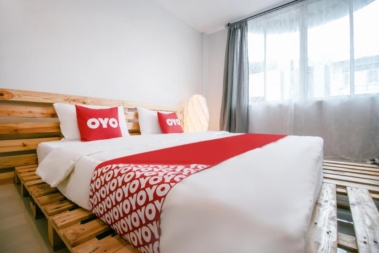 Oyo 421 Guyasuka Hostel & Cafe Bangkok Luaran gambar