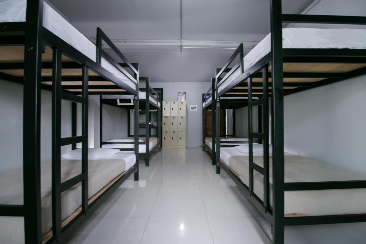 Oyo 421 Guyasuka Hostel & Cafe Bangkok Luaran gambar